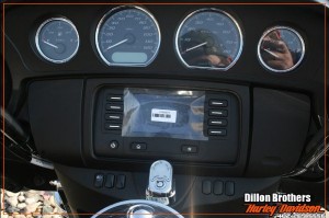 2014-harley-davidson-touch-screen-lcd